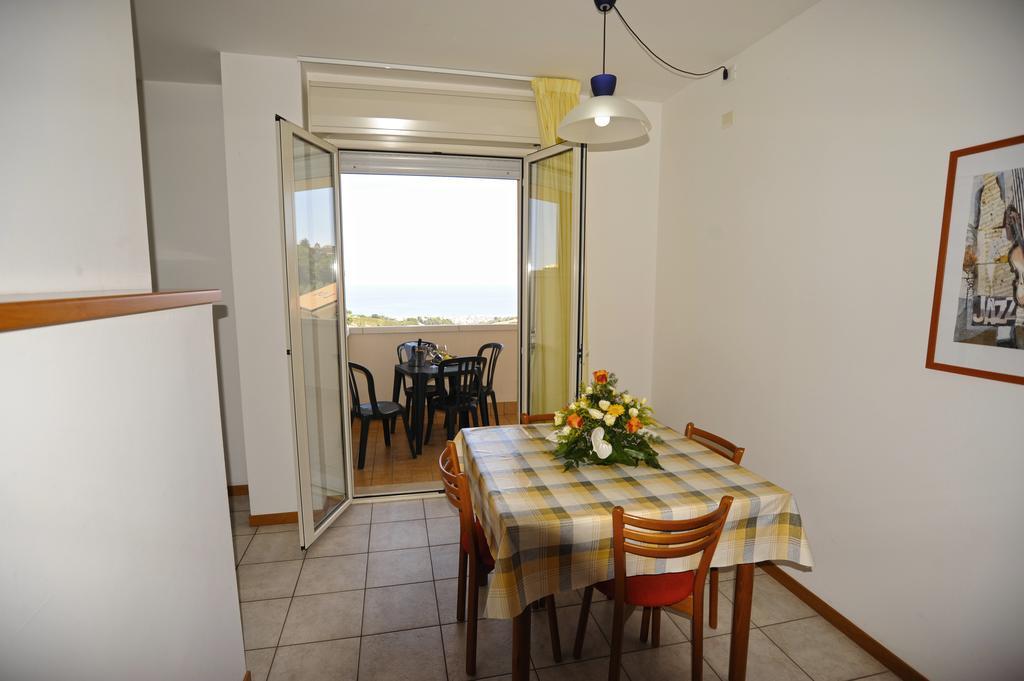 Residence Tortorella Tortoreto Oda fotoğraf